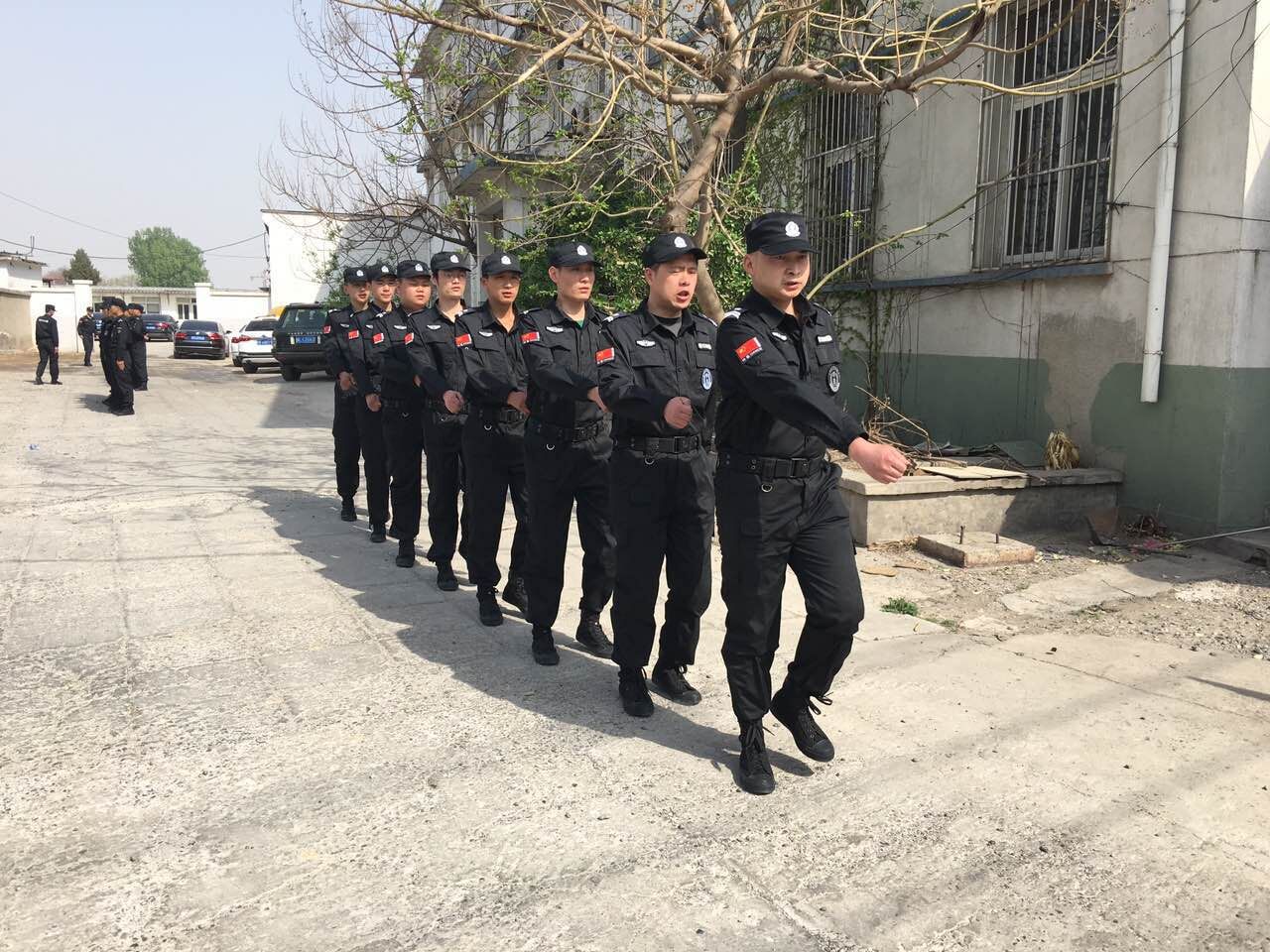 常規(guī)保安服務(wù)小區(qū)巡邏中